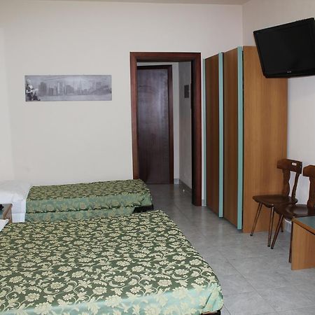 Albergo Napoleone Сант-Амброджо-ди-Вальполичелла Экстерьер фото