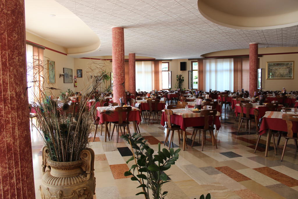 Albergo Napoleone Сант-Амброджо-ди-Вальполичелла Экстерьер фото