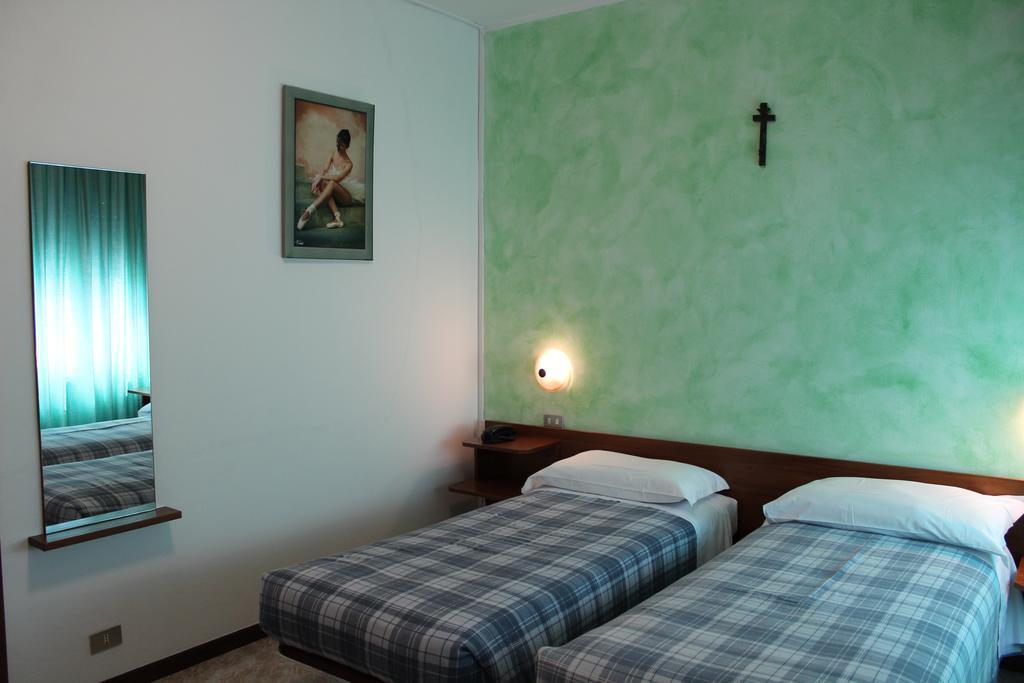 Albergo Napoleone Сант-Амброджо-ди-Вальполичелла Экстерьер фото