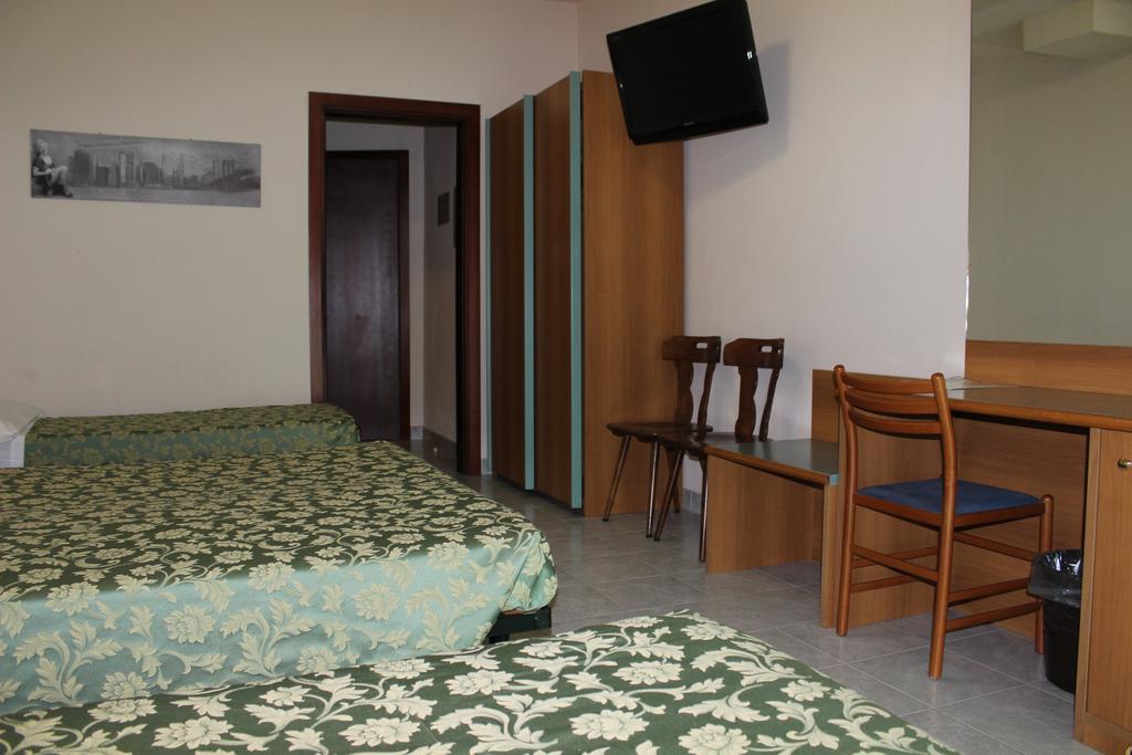 Albergo Napoleone Сант-Амброджо-ди-Вальполичелла Экстерьер фото